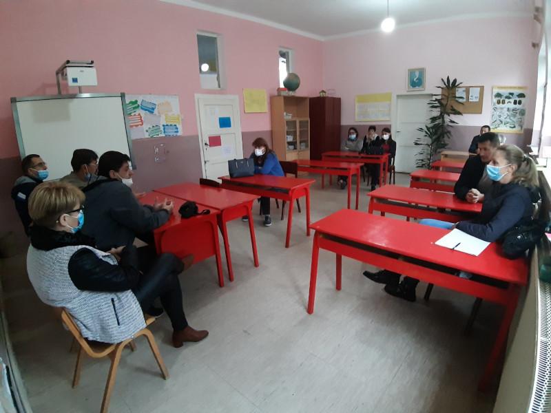Zaposleni u Osnovnoj školi “Bora Stanković” u Jelašnici štrajkuju zbog samovolje novog direktora 