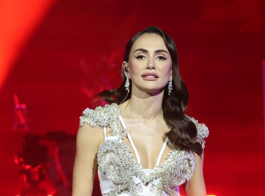 Zar baš na ovaj važan datum? Sinovi Emine Jahović se posvađali na maminom koncertu