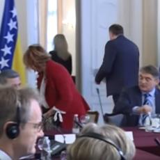 Zastava RS osnovni uslov: Dodik se OVIM rečima obratio delegaciji, pa napustio sastanak (VIDEO)