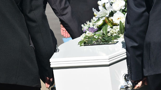 Zašto je HIV pozitivnim osobama uskraćeno pravo na dostojanstveno sahranjivanje