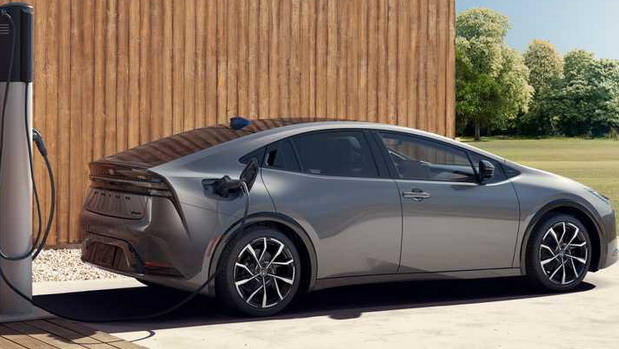 Zašto je baterija tri puta skuplja za plug-in hibride nego za električne automobile