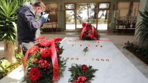 Zašto je u kampanji POKS-a za beogradske izbore i uklanjanje Kuće cveća u kojoj je sahranjen Tito?