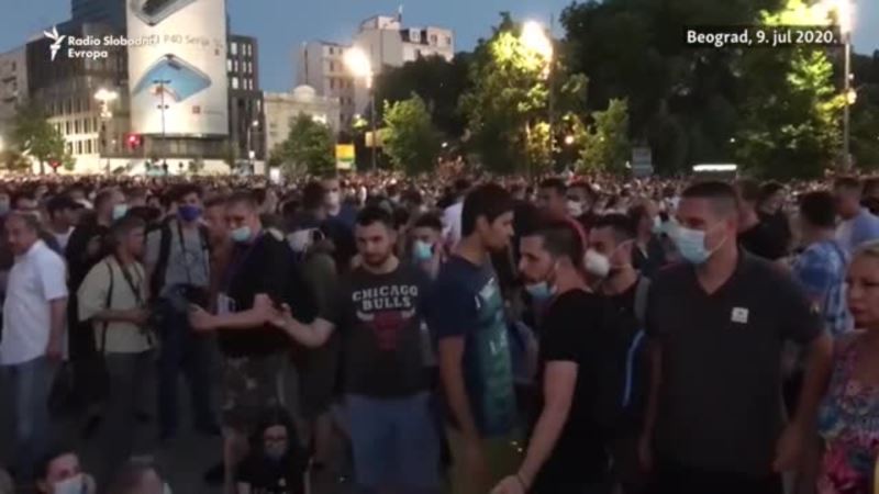 Zašto ljudi protestuju u Beogradu?