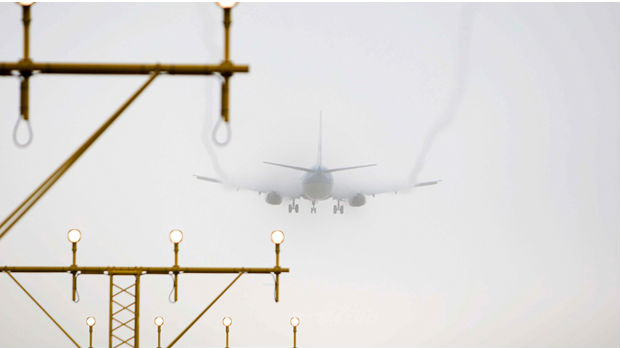 Zašto neki avioni mogu da slete po magli, a neki ne mogu