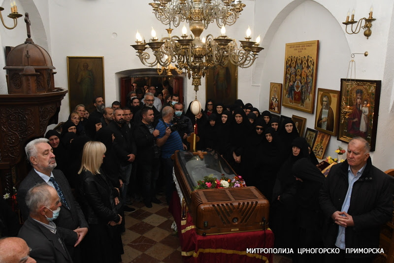Zaupokojena arhijerejska liturgija u Cetinjskom manastiru povodom upokojenja Mitropolita Amfilohija