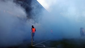 Zbog bakljade na kratko prekinuta utakmica između Novog Pazara i Crvene zvezde