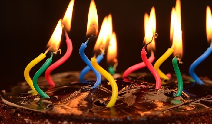 Zbog čega stavljamo svećice na rođendanske torte?