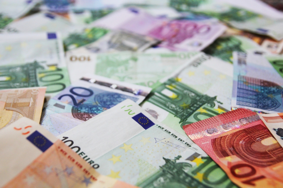 Zbog jakog dinara devizne rezerve veće za 652 miliona €