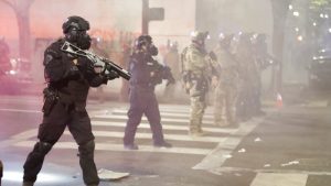 Zbog policijske upotrebe suzavca, gumenih metaka američki demonstranti tužili vladu SAD
