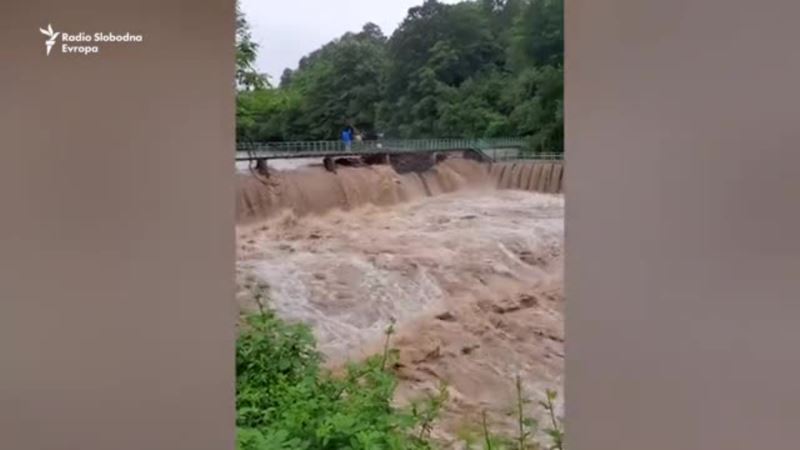 Zbog poplava vanredno u 12 opština u Srbiji