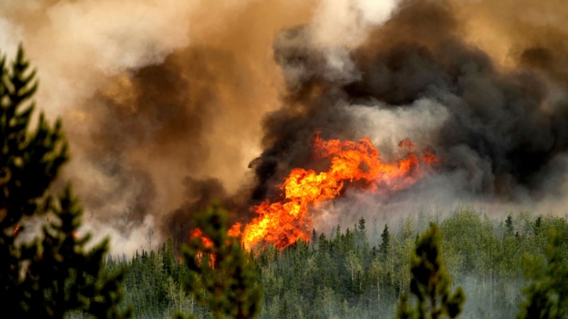 Zbog požara počela evakuacija grada na dalekom severu Kanade 