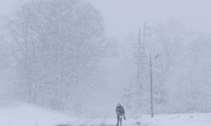 Zbog snežne oluje zatvorene škole i vladine kancelarije, izdato meteorološko upozorenje (FOTO)