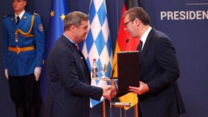 Zdravko Ponoš za Danas: Pitanje dana je kada će sa državnim počastima Vučić dočekati i Kurtija, kao Zedera, premijera nemačke pokrajine