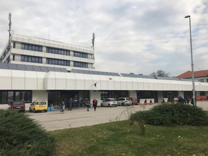 Zdravstveni centar Prokuplje – godinu dana od osnivanja pod blokadom, u dugovima i sa nezakonitim vršiocem dužnosti direktora