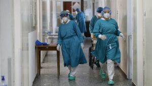 Zdravstveni radnici i pandemija: „Umro nam je kolega, eto kako nam je“