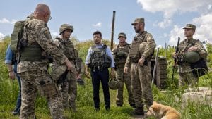 Zelenski posetio vojne položaje na istoku Ukrajine