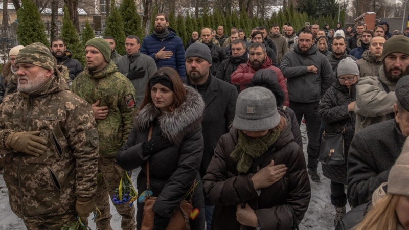 Zelenski u poseti borcima na frontu, žestoke borbe u Donjecku, Rusija odbija razmene zarobljenika