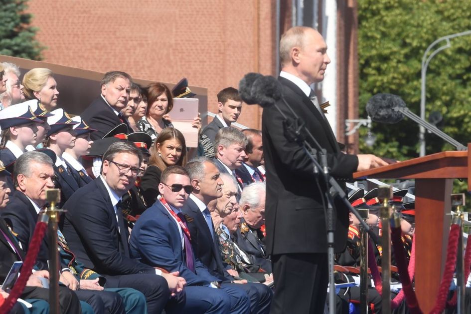 Zelenski zastrašuje svetske lidere uoči moskovske parade: pretnja ili diplomatski pritisak?