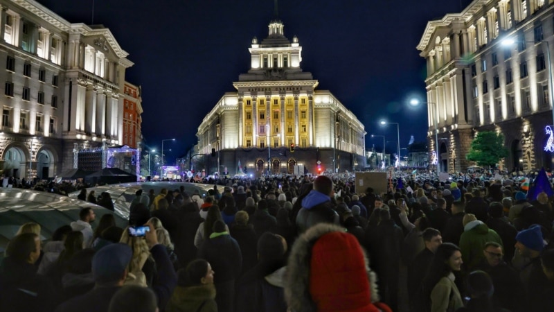 Želimo da prestanu krasti: Desetine hiljada ljudi na protestima širom Bugarske