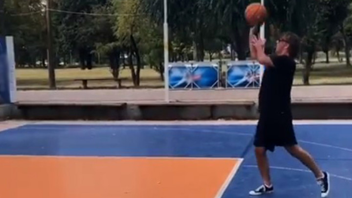 Željko Mitrović rano jutros zaigrao basket! Vlasnik Pinka na svom Instagramu najavio da to ima veze sa Zadrugom 3, pa otkrio IME NOVOG UČESNIKA! (VIDEO)