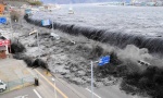 Zemljotres u Indoneziji izazvao cunami (VIDEO)