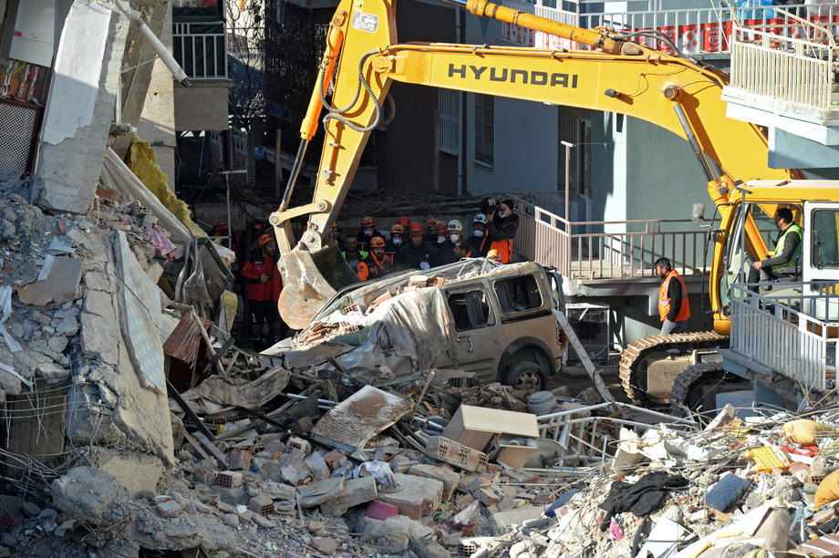 Zemljotres u Turskoj, devet žrtava, uključujući troje dece