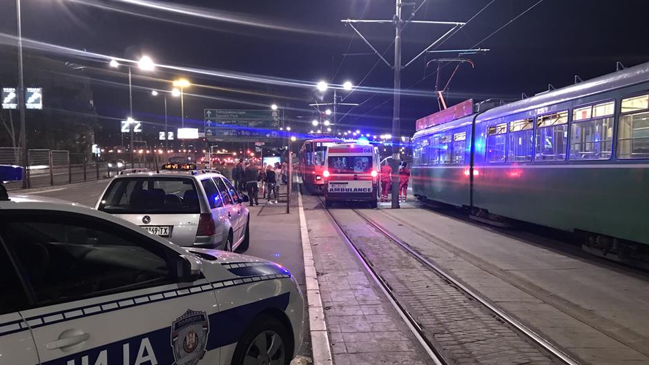 Žena poginula u Bulevaru oslobođenja, pala pod tramvaj