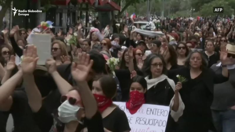 Žene u tišini marširale Santijagom