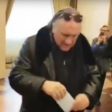 Žerar Depardje u Parizu glasao na ruskim izborima (VIDEO) 