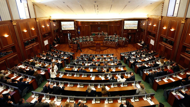 Zeri: Specifičnost kosovskog parlamenta je familijarnost