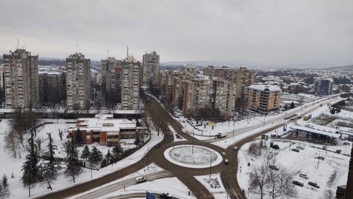 Zimska služba: U Nišu bačeno 300 tona soli i rizle, putevi i ulice prohodni