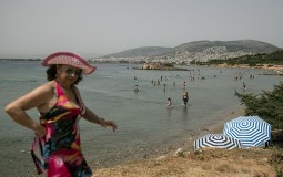 
					Živa u Grčkoj prešla 40, popadali rekordi 
					
									