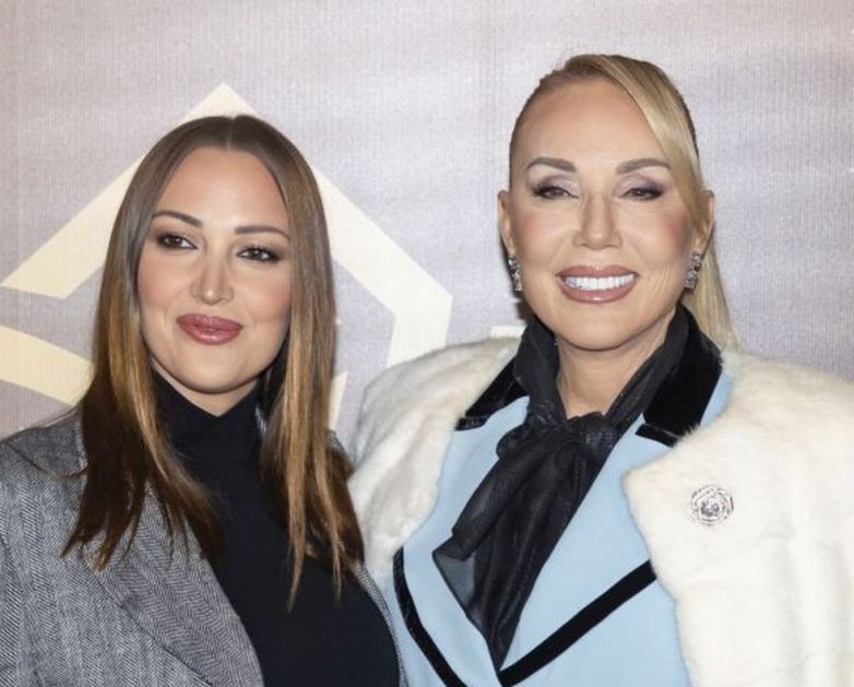 Živojinovići proslavili Aranđelovdan u svom domu: Brena i Prija najveselije VIDEO