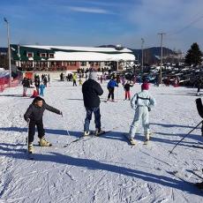 Zlatar pun skijaša! Korona nije uspela da uništi sezonu: Od devastirane, do top turističke destinacije (FOTO)