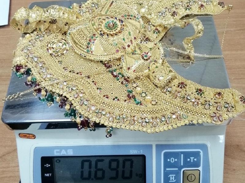 Zlatne ogrlice vredne 3 miliona dinara pronađene u jastuku na Gradini