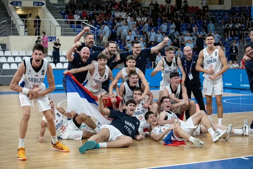 Zlatni srpski kadeti stigli u Beograd; Mijović: Dečaci su stvarno dali sve od sebe
