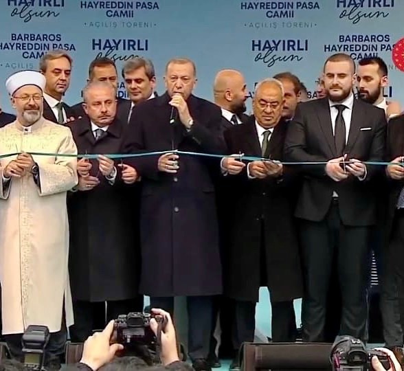 Zukorlić mit Erdogan bei der Eröffnung der Hajredin-Moschee in Istanbul