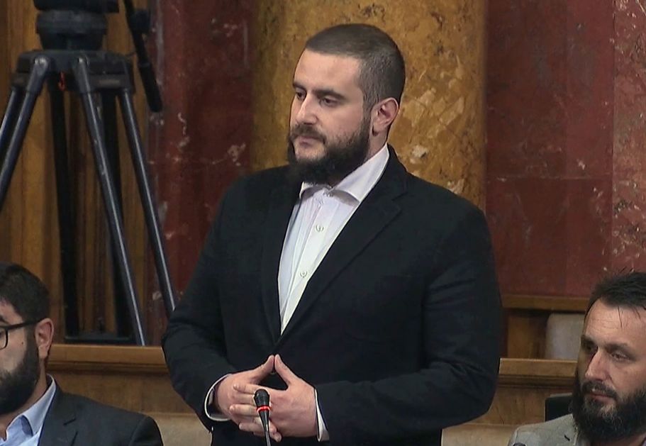 Zukorlić u Skupštini – Kroz Vladu ćemo se založiti za podizanje stepena prava Bošnjaka