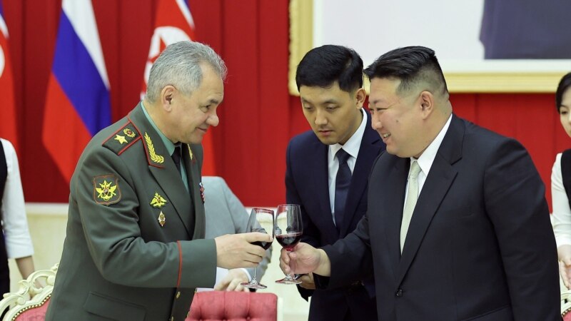Zvaničnici Kine i Rusije na vojnoj paradi u Severnoj Koreji