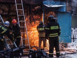 EKSPLOZIJA GASA U RUSIJI: Tri osobe povređene, dvojica imaju teške opekotine, evakusano 60 ljudi