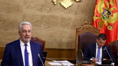 Manjinska vlada Crne Gore umjesto premijera bez podrške