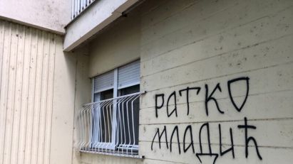Predsjednik Opštine Pljevlja ipak obećava uklanjanje Mladića sa fasada