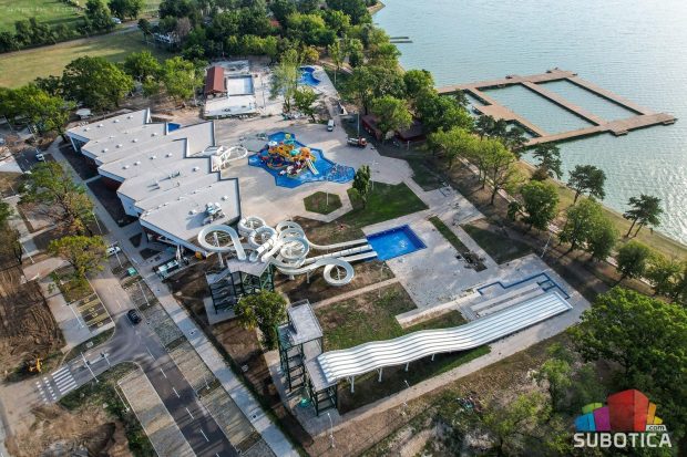 Аква парк на Палићу данас прима прве посетиоце: На располагању четири базена, тобогани, wellness садржаји капацитета 300 места (ФОТО)